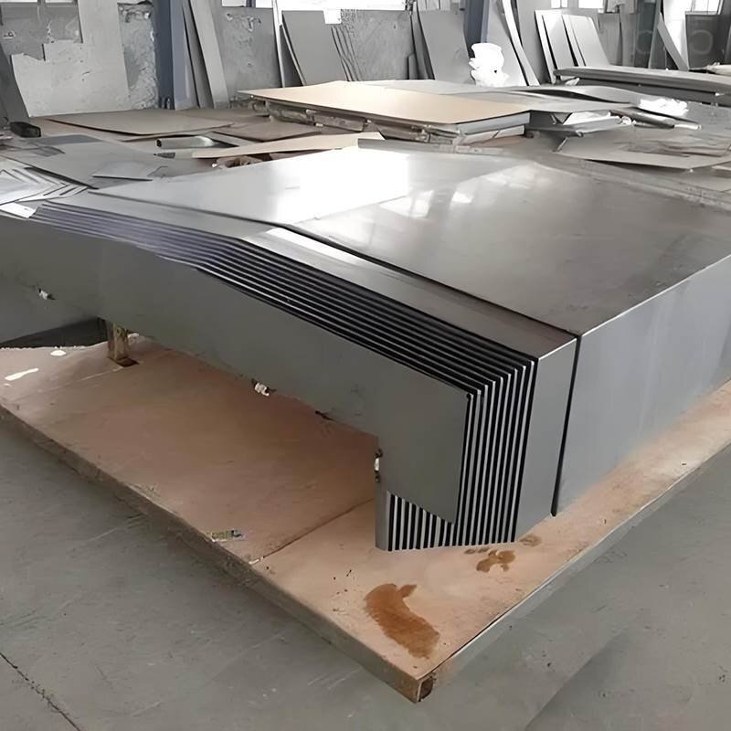 數(shù)控機(jī)床鋼板防護(hù)罩